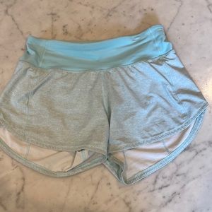 Lululemon Mid-Rise 4 Inch Inseam Speed Up